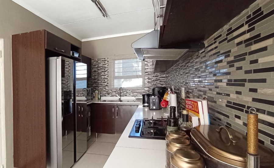 3 Bedroom Property for Sale in Greenstone Hill Gauteng