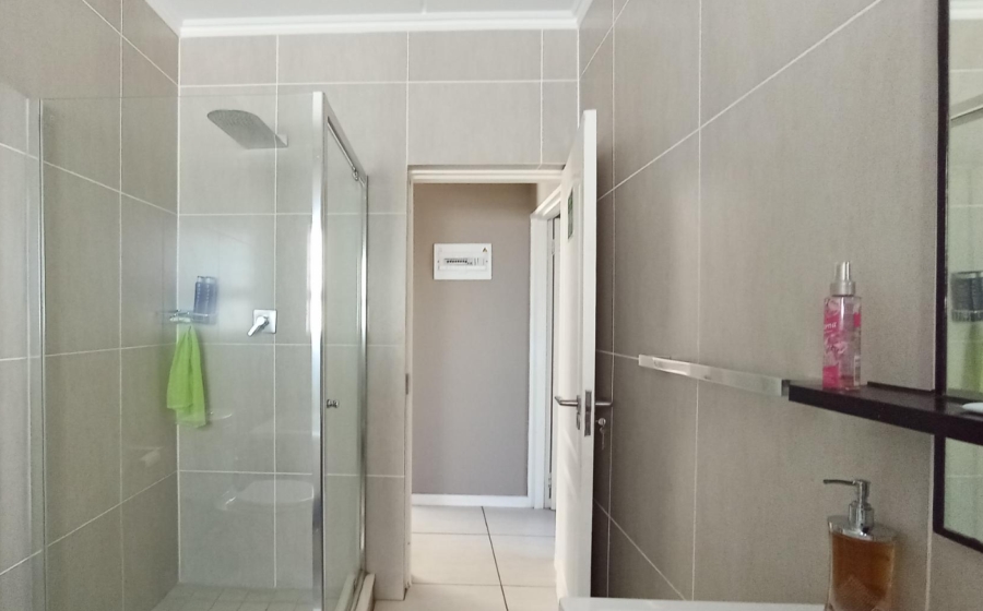 3 Bedroom Property for Sale in Greenstone Hill Gauteng
