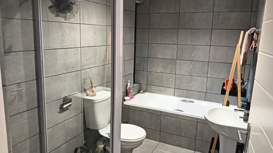 2 Bedroom Property for Sale in Pomona Gauteng