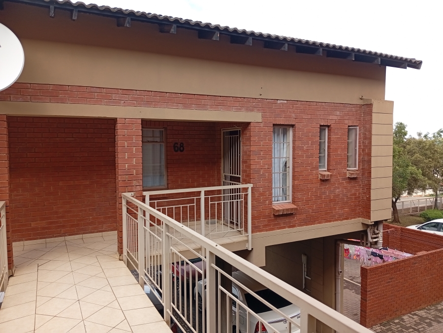 To Let 2 Bedroom Property for Rent in Equestria Gauteng