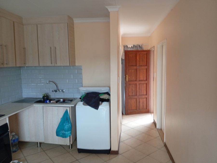 To Let 2 Bedroom Property for Rent in Equestria Gauteng