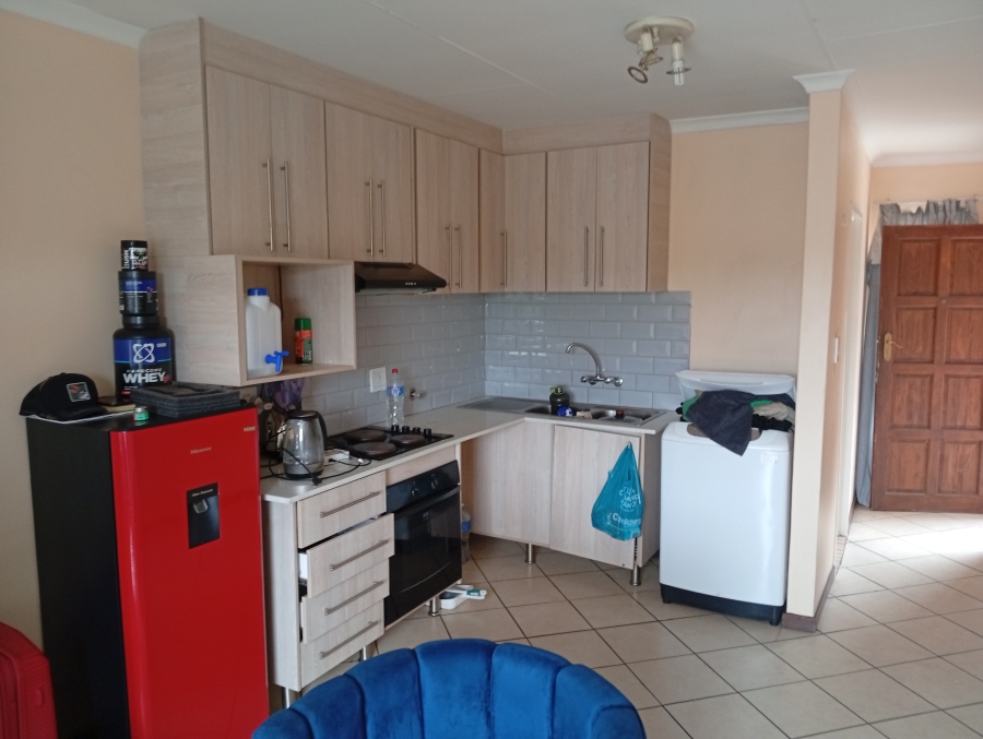 To Let 2 Bedroom Property for Rent in Equestria Gauteng