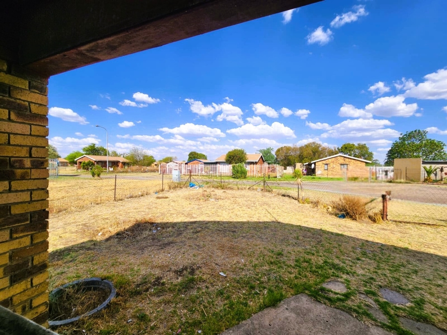 3 Bedroom Property for Sale in Leeuhof Gauteng