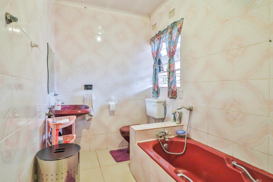 5 Bedroom Property for Sale in Lenasia South Gauteng