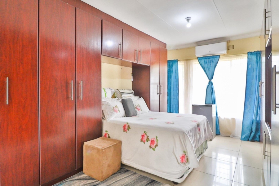 5 Bedroom Property for Sale in Lenasia South Gauteng