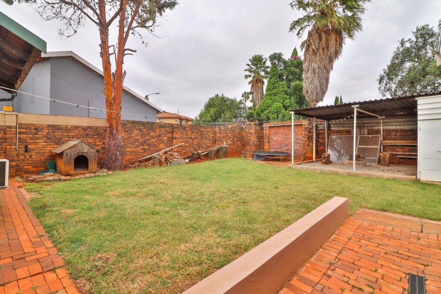 5 Bedroom Property for Sale in Lenasia South Gauteng