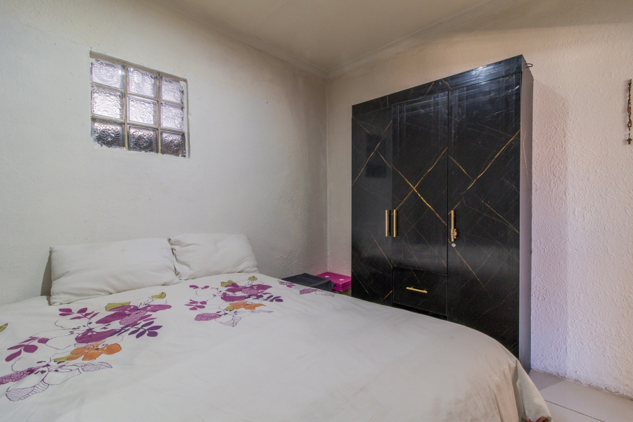 5 Bedroom Property for Sale in Lenasia South Gauteng