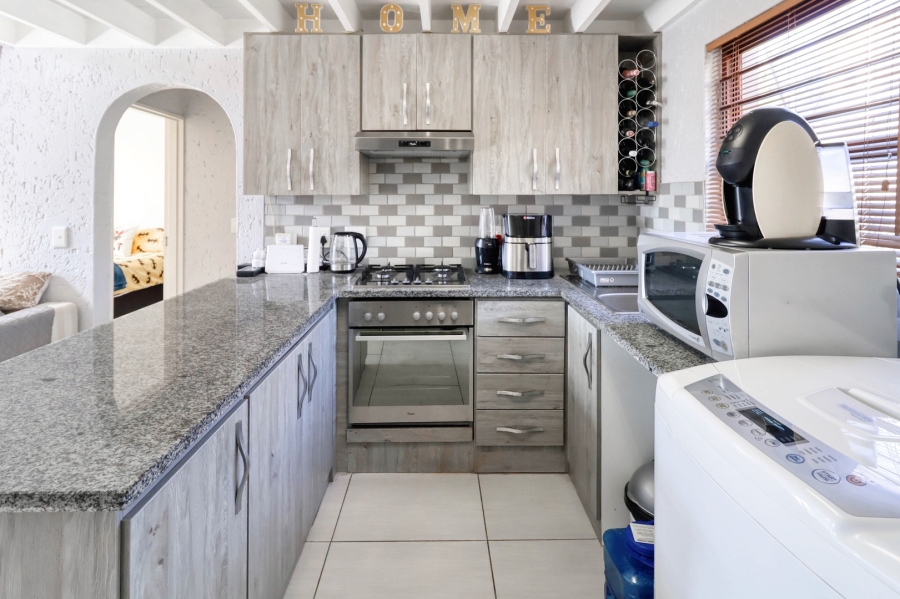 1 Bedroom Property for Sale in Lonehill Gauteng