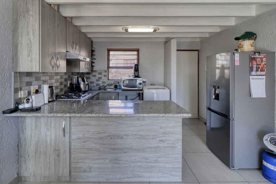 1 Bedroom Property for Sale in Lonehill Gauteng