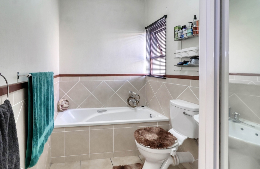 1 Bedroom Property for Sale in Lonehill Gauteng