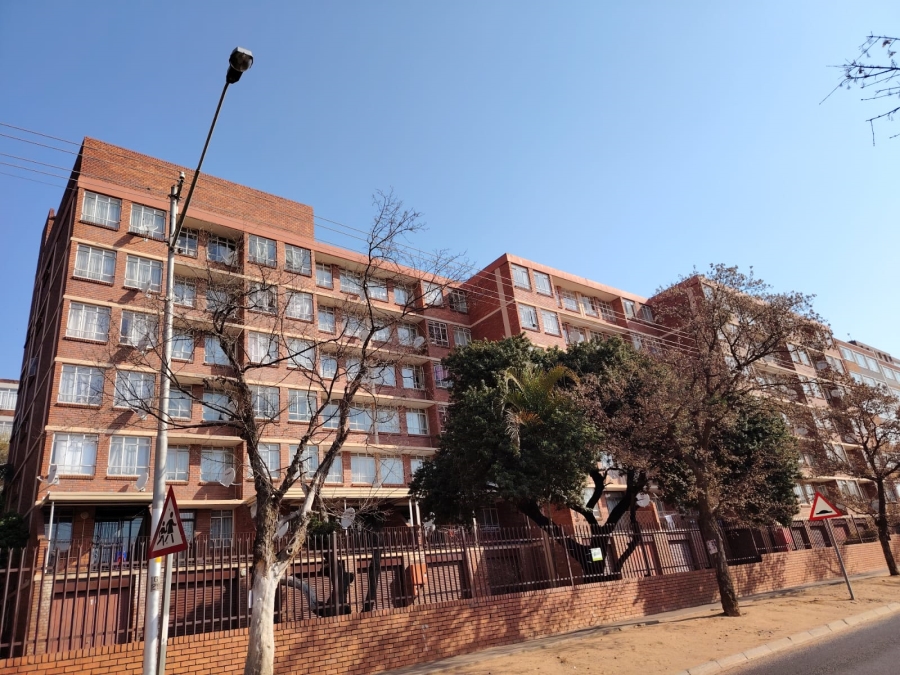 2 Bedroom Property for Sale in Gezina Gauteng