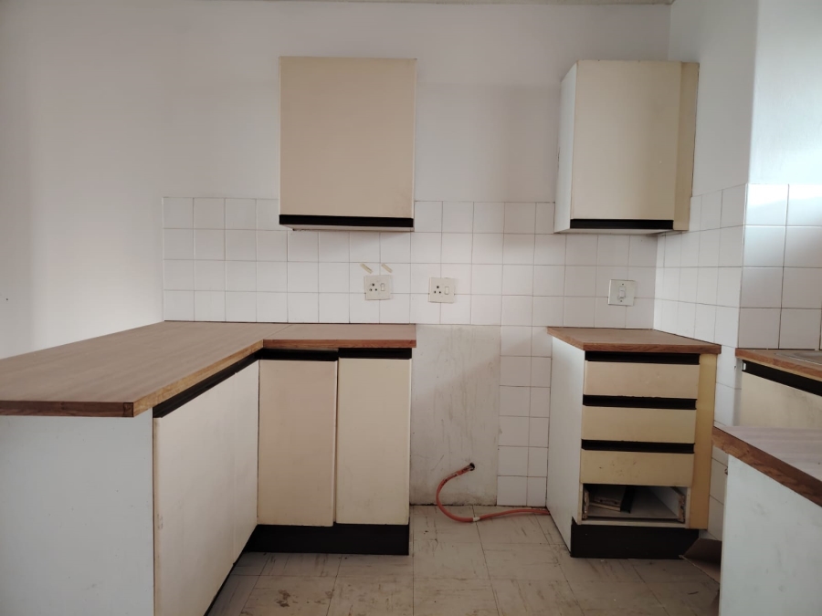 2 Bedroom Property for Sale in Gezina Gauteng