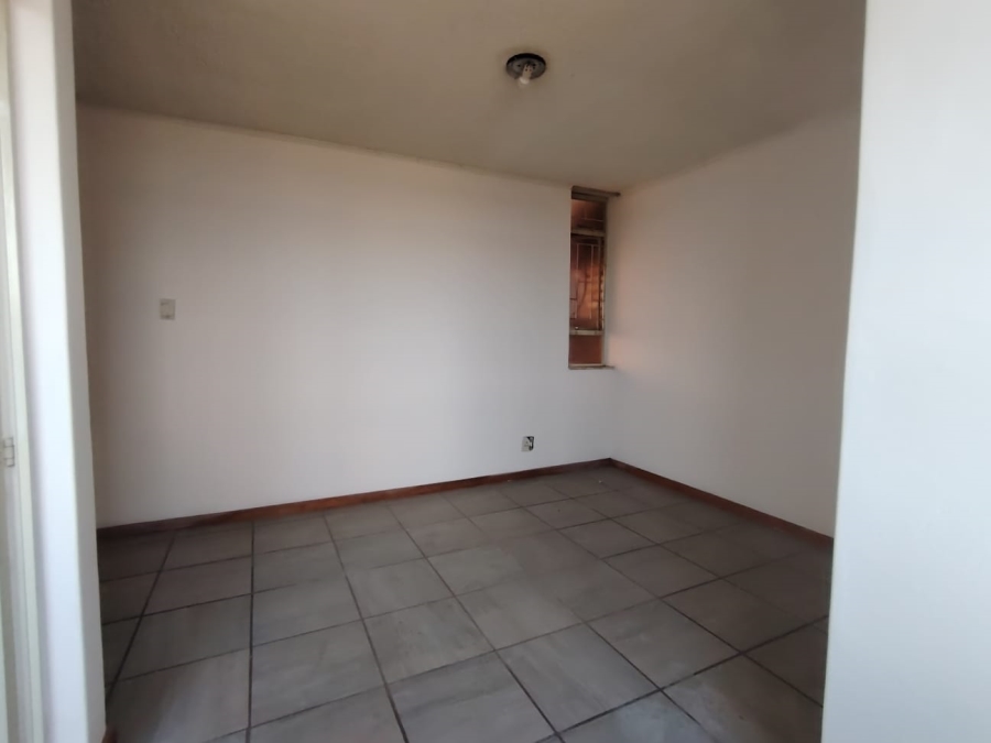 2 Bedroom Property for Sale in Gezina Gauteng