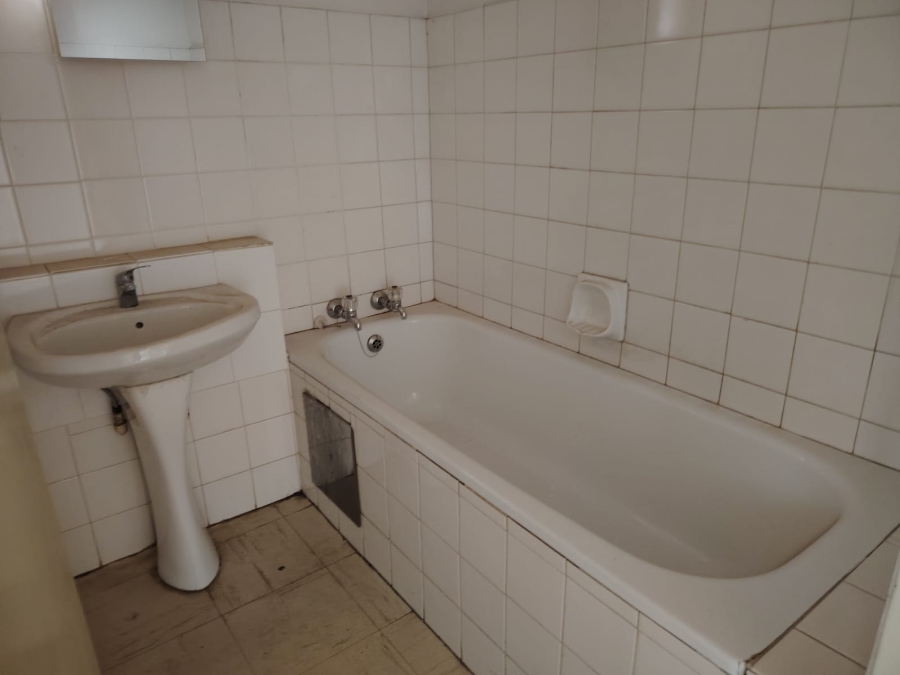 2 Bedroom Property for Sale in Gezina Gauteng