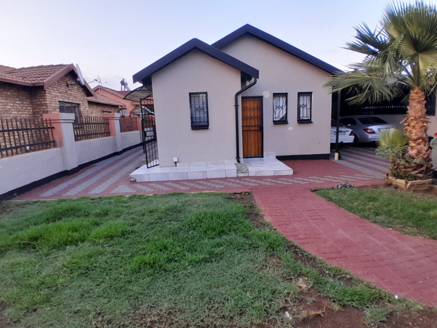 2 Bedroom Property for Sale in Danville Gauteng