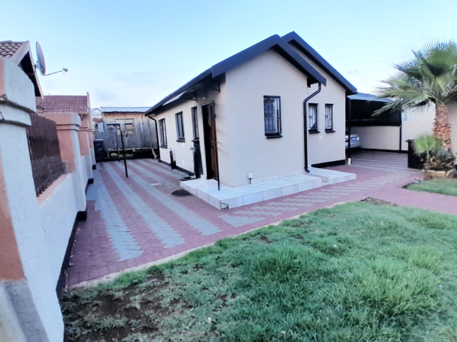 2 Bedroom Property for Sale in Danville Gauteng