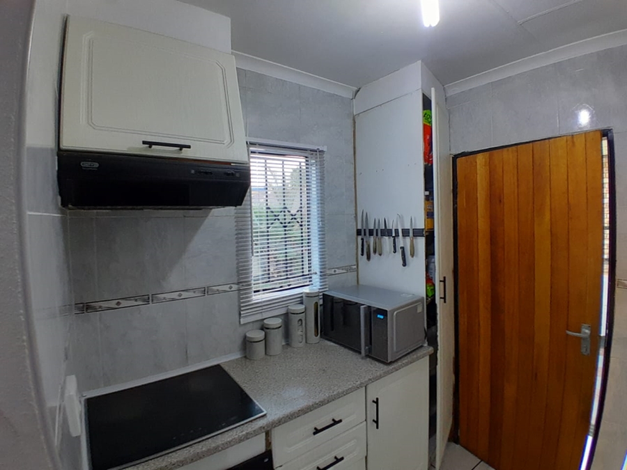 2 Bedroom Property for Sale in Danville Gauteng