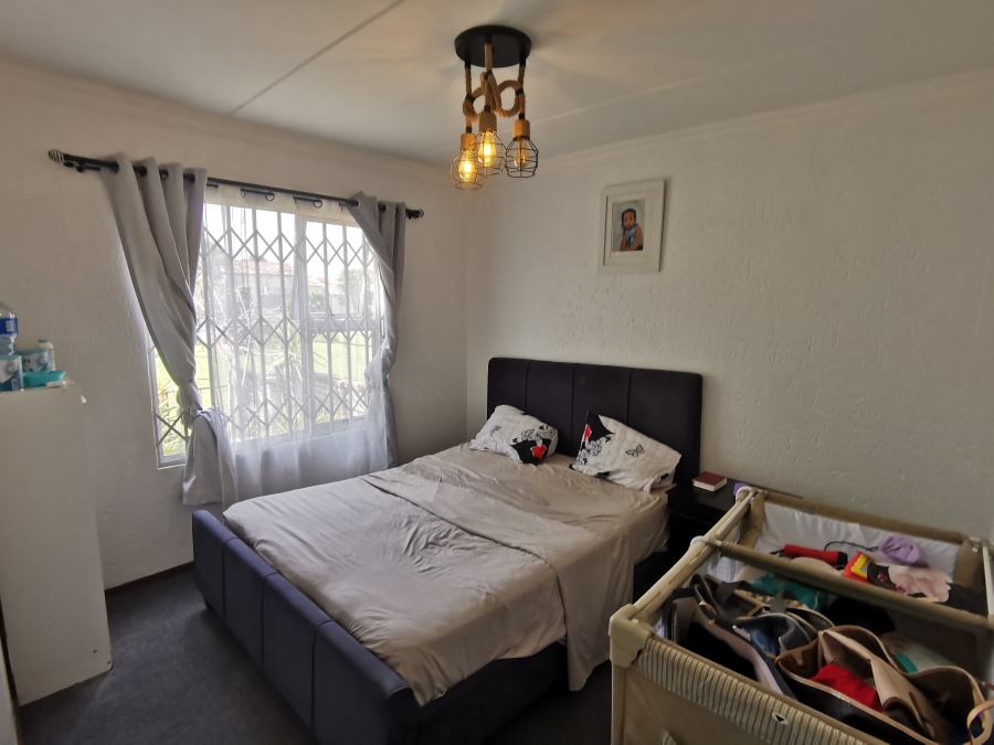 2 Bedroom Property for Sale in Bromhof Gauteng