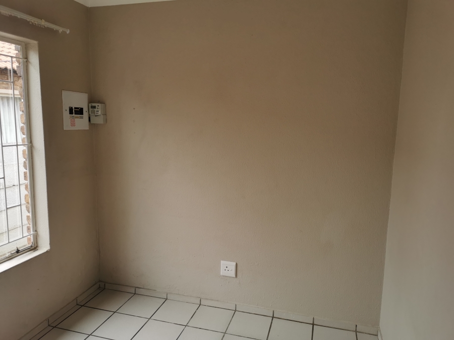 To Let 3 Bedroom Property for Rent in Honeydew Ridge Gauteng