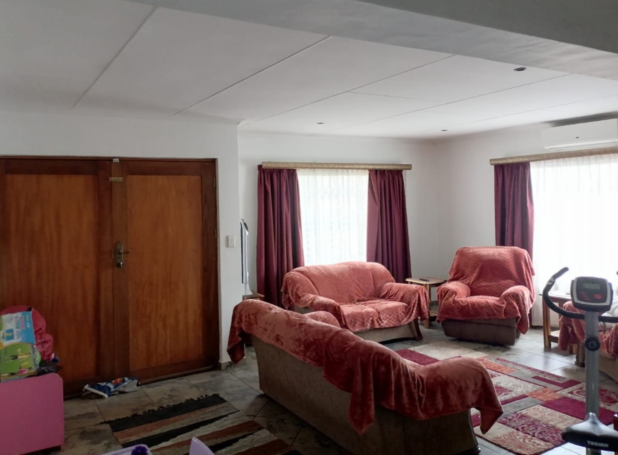 3 Bedroom Property for Sale in Mantevrede Gauteng