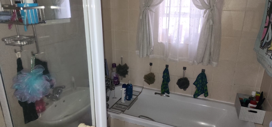 2 Bedroom Property for Sale in Montana Gauteng
