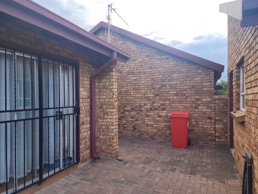 2 Bedroom Property for Sale in Montana Gauteng
