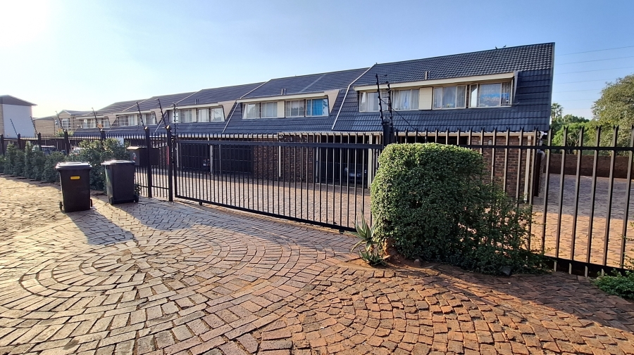 2 Bedroom Property for Sale in Sinoville Gauteng