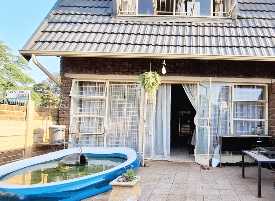 2 Bedroom Property for Sale in Sinoville Gauteng