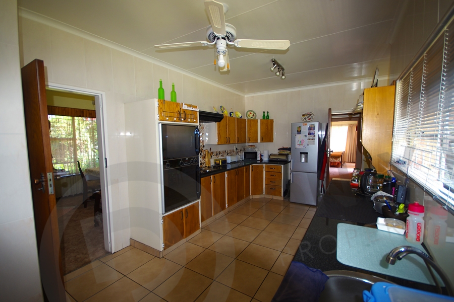 4 Bedroom Property for Sale in Kenleaf Gauteng