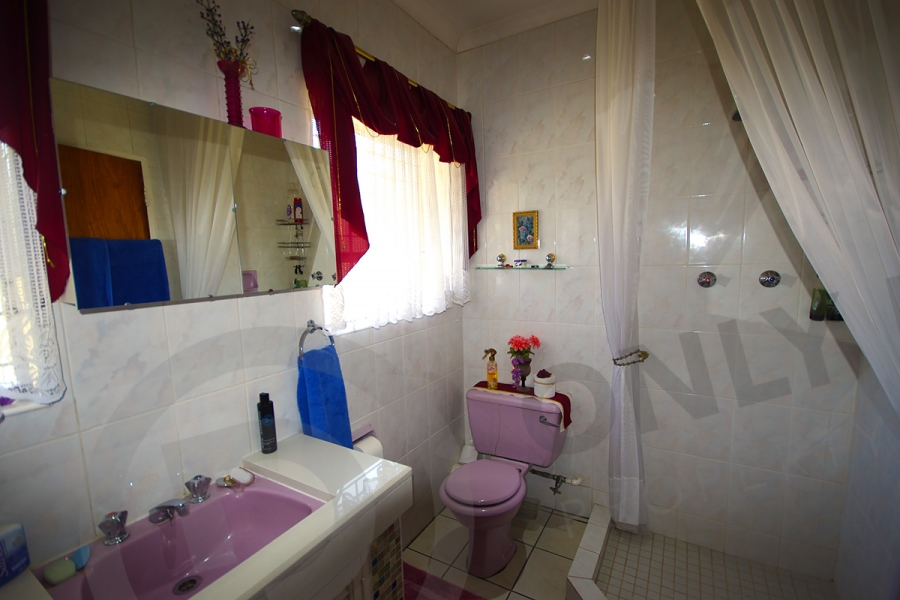 4 Bedroom Property for Sale in Kenleaf Gauteng