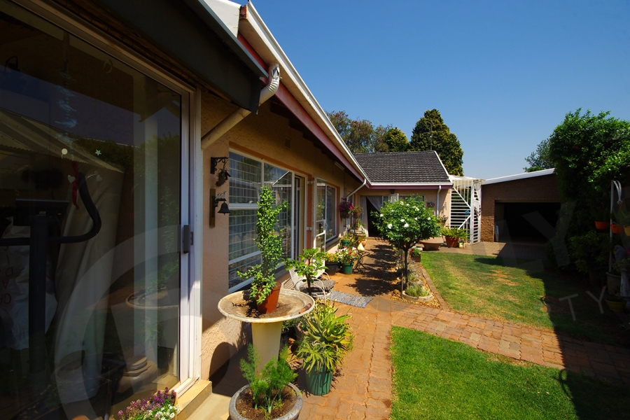 4 Bedroom Property for Sale in Kenleaf Gauteng