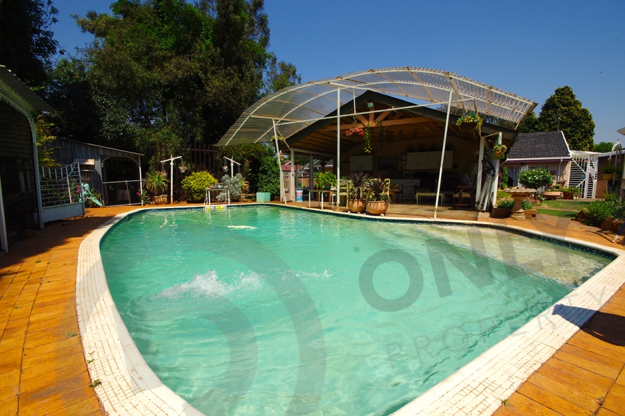 4 Bedroom Property for Sale in Kenleaf Gauteng