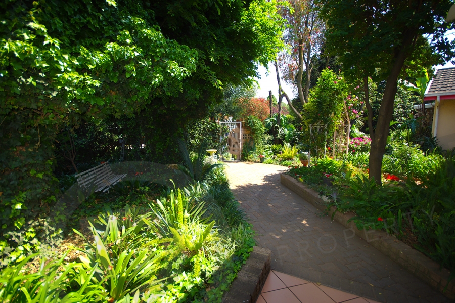 4 Bedroom Property for Sale in Kenleaf Gauteng