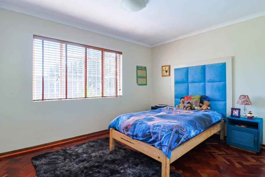 4 Bedroom Property for Sale in Linmeyer Gauteng