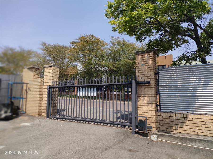 To Let commercial Property for Rent in North Riding Gauteng