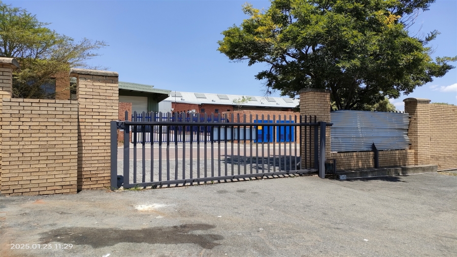To Let commercial Property for Rent in North Riding Gauteng
