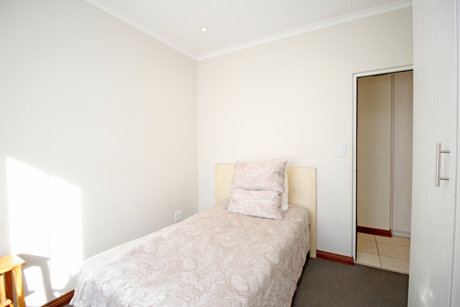 2 Bedroom Property for Sale in Olivedale Gauteng