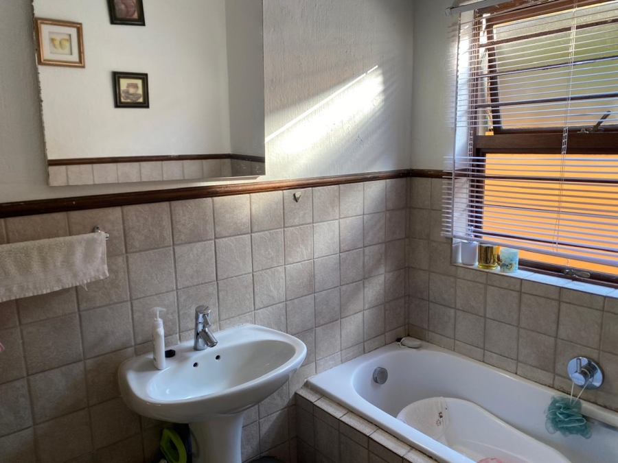 2 Bedroom Property for Sale in Kimbult A H Gauteng