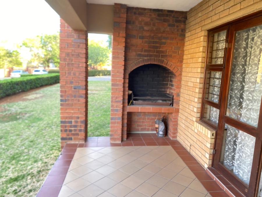 2 Bedroom Property for Sale in Kimbult A H Gauteng