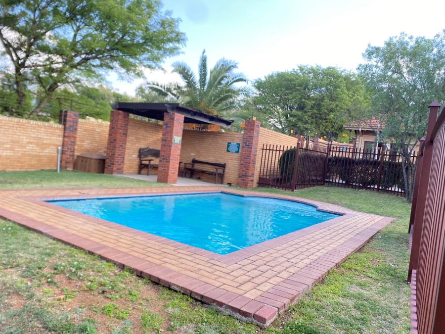 2 Bedroom Property for Sale in Kimbult A H Gauteng