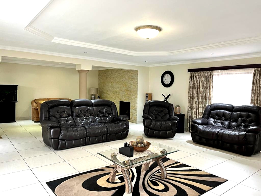3 Bedroom Property for Sale in Sonneveld Gauteng