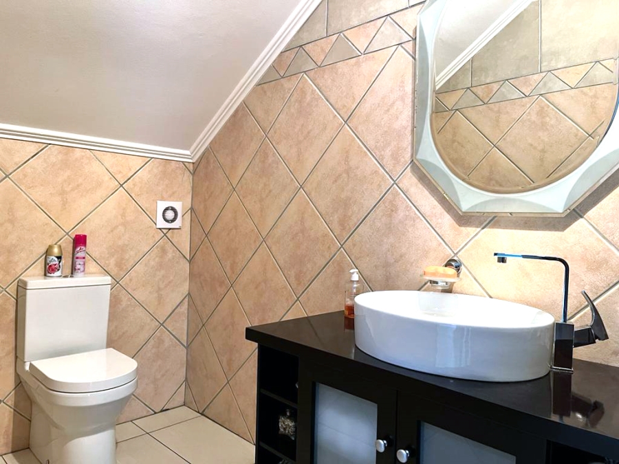 3 Bedroom Property for Sale in Sonneveld Gauteng