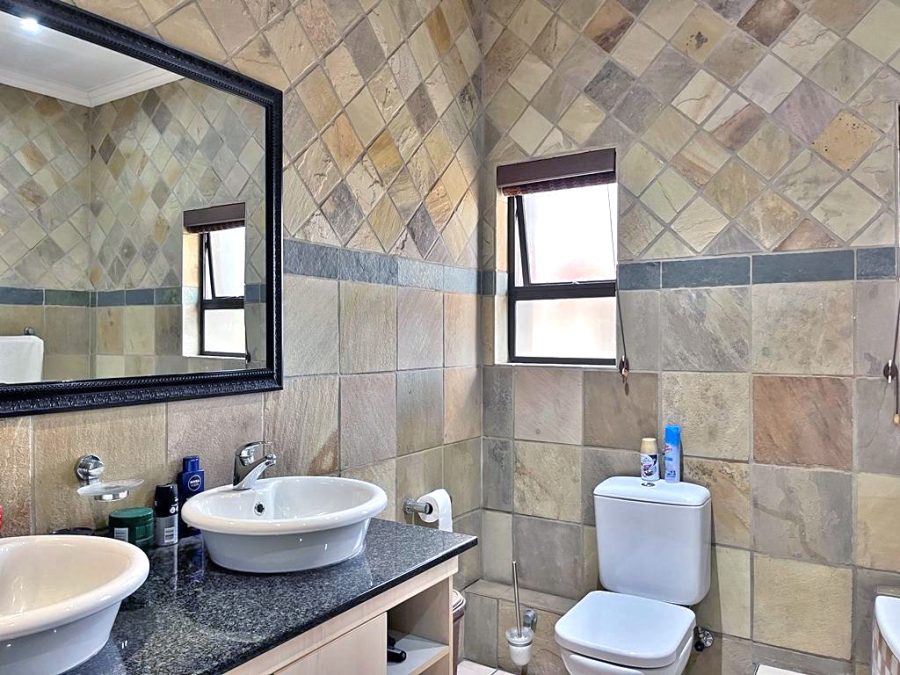 3 Bedroom Property for Sale in Sonneveld Gauteng