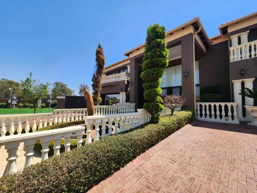6 Bedroom Property for Sale in Helderwyk Gauteng