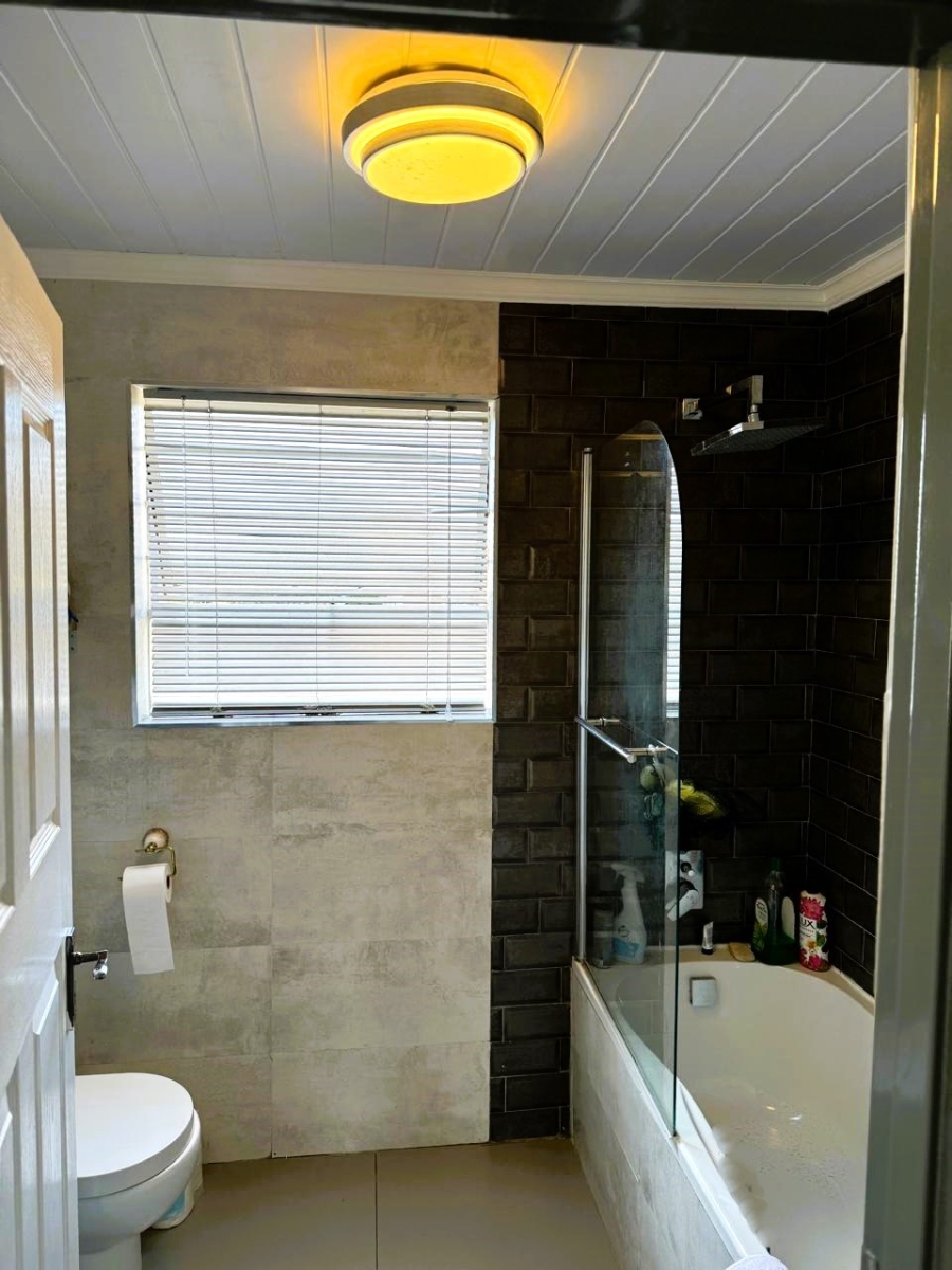 2 Bedroom Property for Sale in Vorna Valley Gauteng