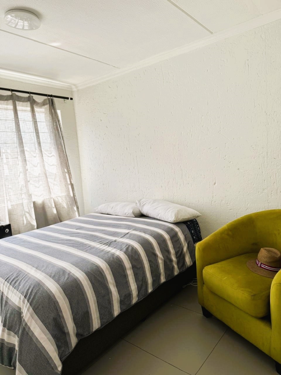 2 Bedroom Property for Sale in Vorna Valley Gauteng