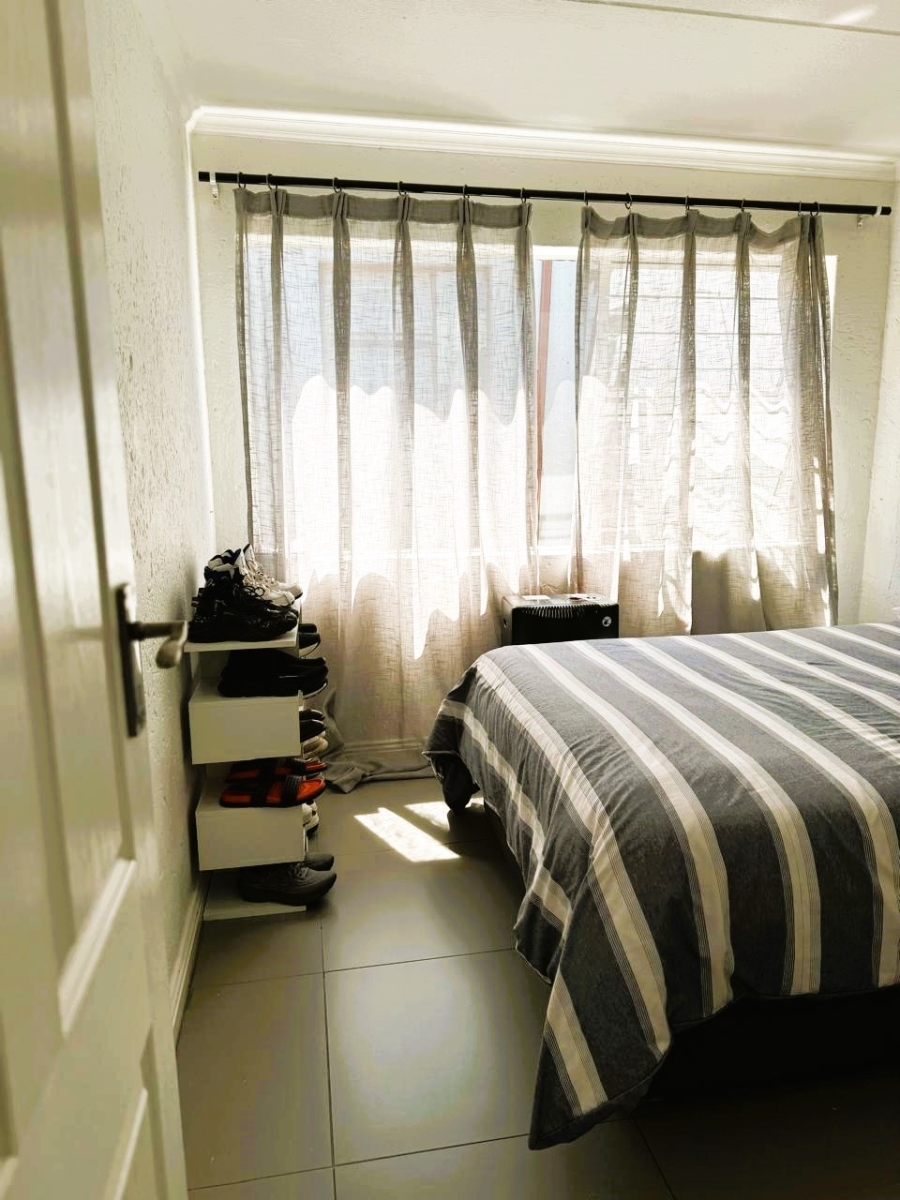 2 Bedroom Property for Sale in Vorna Valley Gauteng
