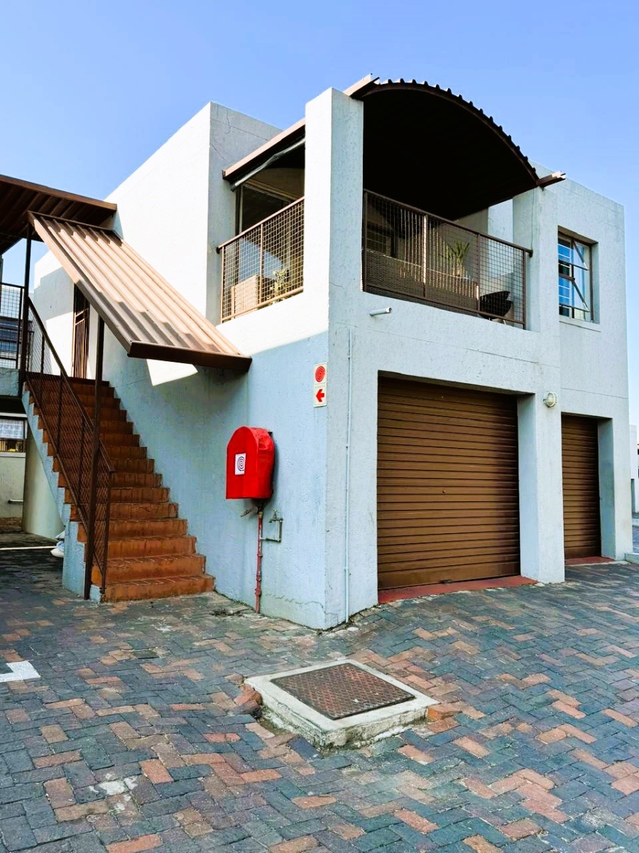 2 Bedroom Property for Sale in Vorna Valley Gauteng