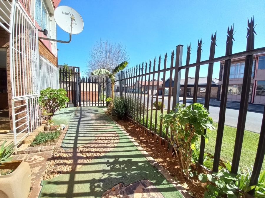 2 Bedroom Property for Sale in Brakpan Central Gauteng