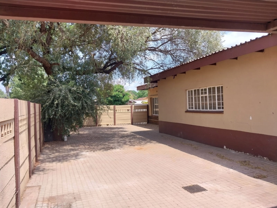 To Let 3 Bedroom Property for Rent in Parktown Estate Gauteng
